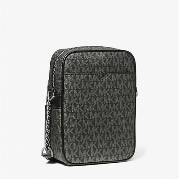 MICHAEL KORS
Jet Set Travel Md Metallic Signature Logo Crossbody
BLK/SILVER
NWT - Picture 3 of 4